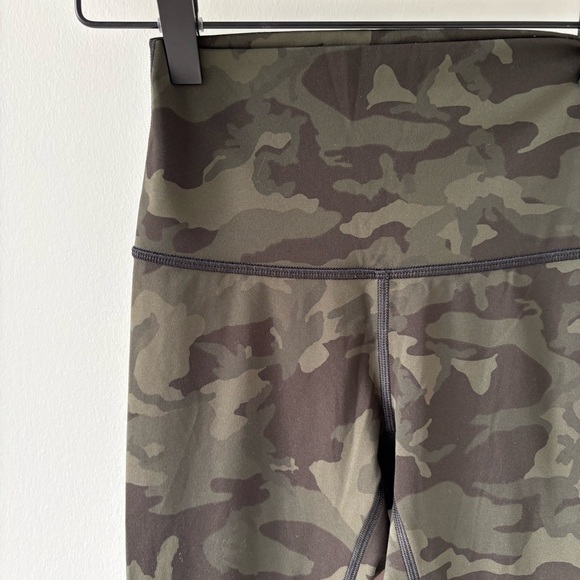 lululemon athletica Camo Leggings - Green and Black - Picture 3 of 6